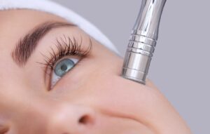 Rejuvenecimiento facial – La sociedad del culto al cuerpo